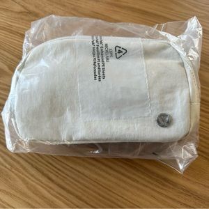 Lululemon Everywhere Belt Bag White Opal NWT
